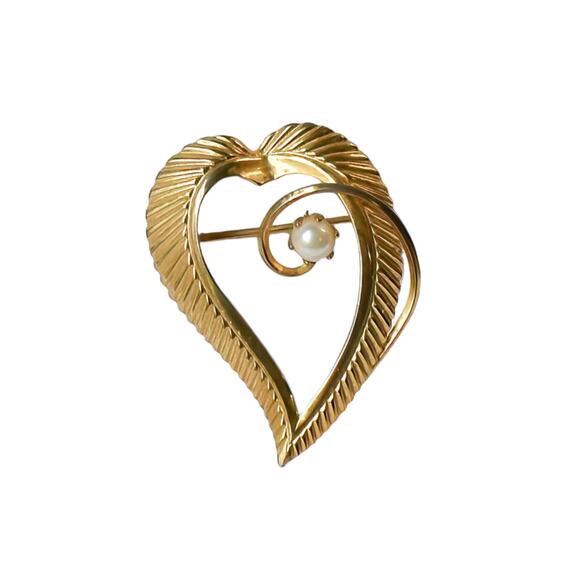 1960s Gold Plated Faux Glass Pearl Asymmetrical Heart Pin - Picture 1 of 3